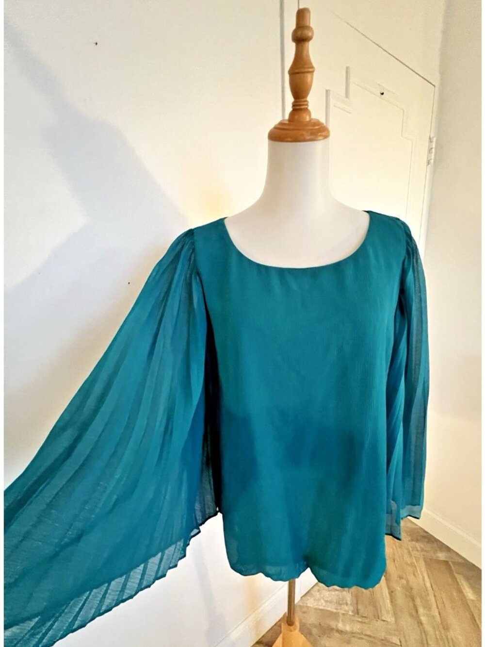 ALFANI Women's Size 14 Blouse Green Teal Pleated Sleeves Dressy Comfort Slimming
